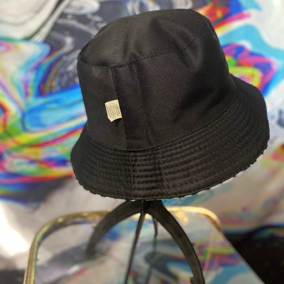 🏁 Reversible Bucket Hat 🏁 - Picture 4 of 5